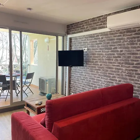 Apartment Red Pearl- Piscine, Parking Prive, Pour 4 Personnes Equipe, De Richelieu A 200 Metres