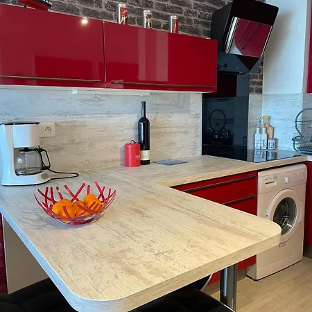 Red Pearl- Piscine, Parking Prive, Pour 4 Personnes Equipe, De Richelieu A 200 Metres *
