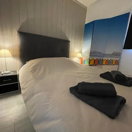 Red Pearl- Piscine, Parking Prive, Pour 4 Personnes Equipe, De Richelieu A 200 Metres 公寓