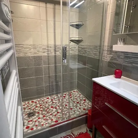 Red Pearl- Piscine, Parking Prive, Pour 4 Personnes Equipe, De Richelieu A 200 Metres 公寓 *